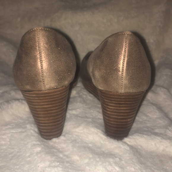 Fossil brushed gold leather platform peep toe - Picture 3 of 4